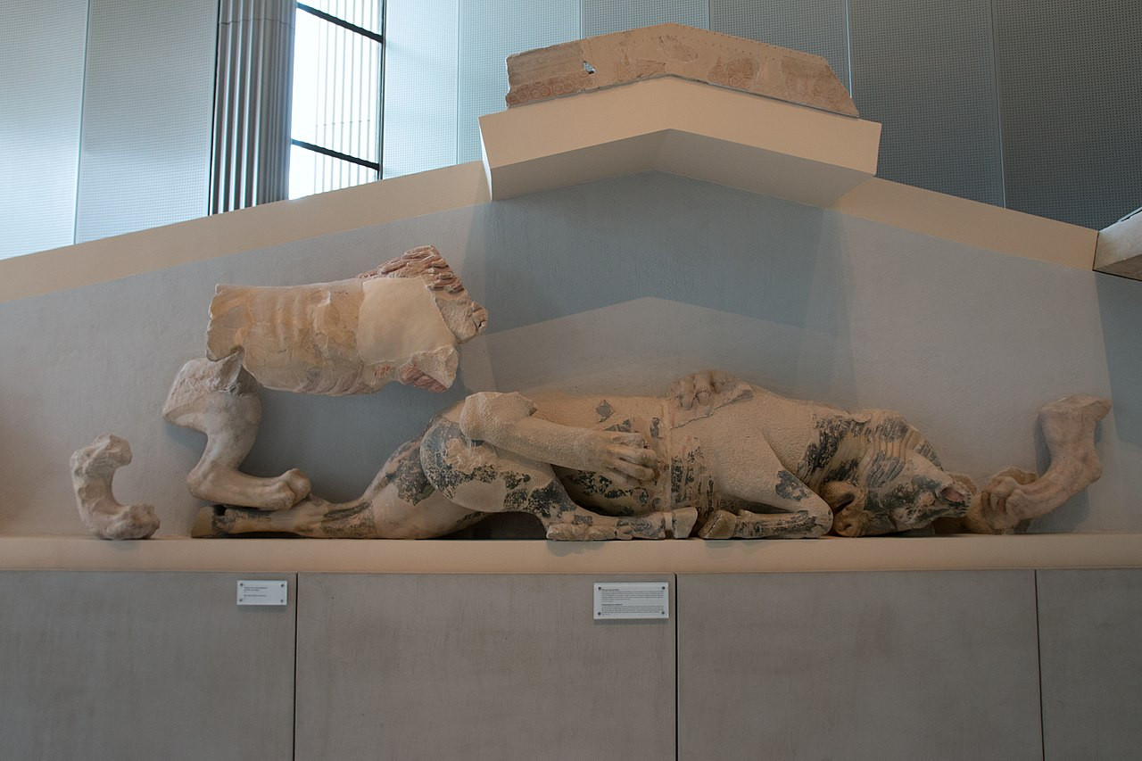 Bull devoured by two lions,570BC,Acropolis Museum by ZDE on wikipedia.commons